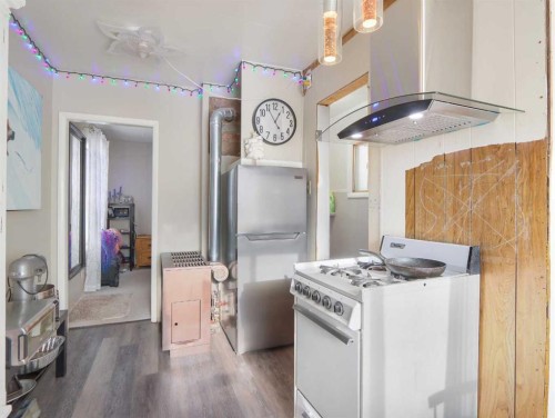 906 Main Street, Canmore, AB - Indoor Photo Showing Other Room