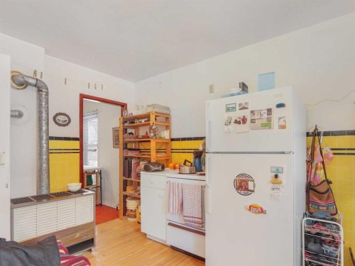 906 Main Street, Canmore, AB - Indoor