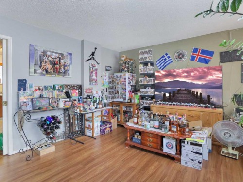 906 Main Street, Canmore, AB - Indoor Photo Showing Other Room