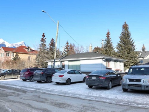 906 Main Street, Canmore, AB - Outdoor