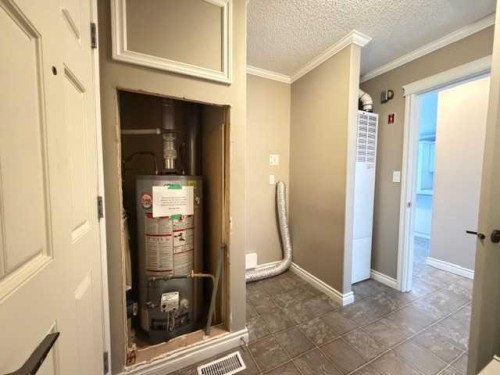 401 12 Street Sw, Slave Lake, AB - Indoor Photo Showing Other Room