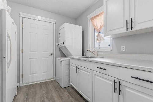 57226A Range Road 81, Rural Lac Ste. Anne County, AB - Indoor Photo Showing Laundry Room