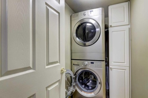13 Antelope Lane, Banff, AB - Indoor Photo Showing Laundry Room