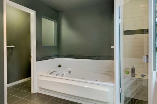 13 Antelope Lane, Banff, AB - Indoor Photo Showing Bathroom
