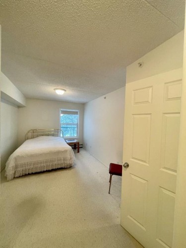 206-777 48 Street, Edson, AB - Indoor Photo Showing Bedroom