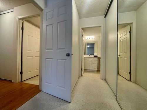 206-777 48 Street, Edson, AB - Indoor Photo Showing Other Room