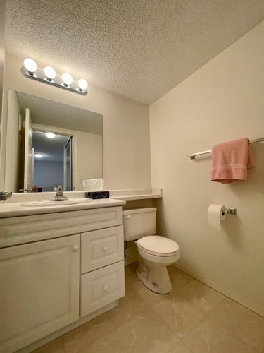 206-777 48 Street, Edson, AB - Indoor Photo Showing Bathroom