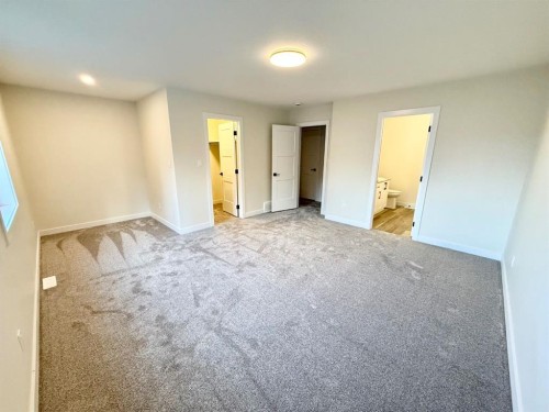 328C Boutin Avenue, Hinton, AB - Indoor Photo Showing Other Room