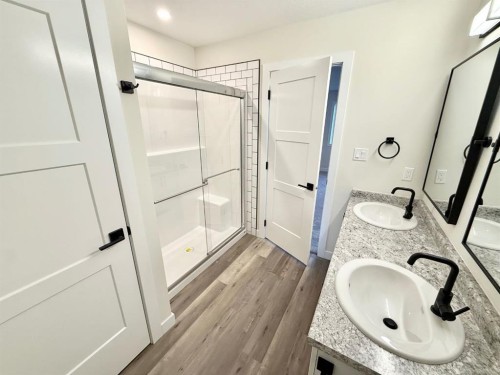 328C Boutin Avenue, Hinton, AB - Indoor Photo Showing Bathroom
