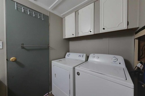 32 1 Street, Kinuso, AB - Indoor Photo Showing Laundry Room