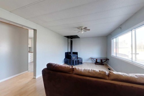 32 1 Street, Kinuso, AB - Indoor