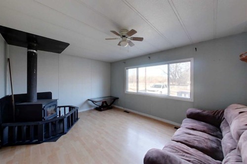 32 1 Street, Kinuso, AB - Indoor