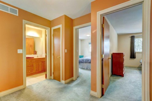 A-510 Wolf Street, Banff, AB - Indoor Photo Showing Other Room