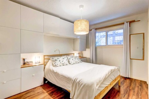 A-208 Muskrat Street, Banff, AB - Indoor Photo Showing Bedroom