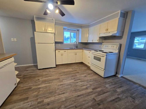 15-810 56 Street, Edson, AB 