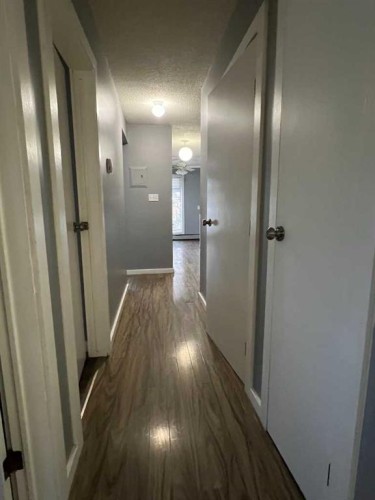 11-506 41 Street, Edson, AB - Indoor Photo Showing Other Room