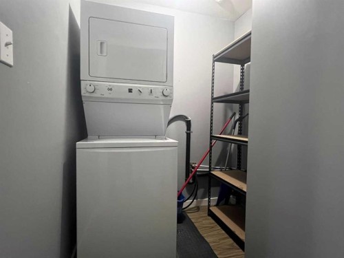 11-506 41 Street, Edson, AB - Indoor Photo Showing Laundry Room