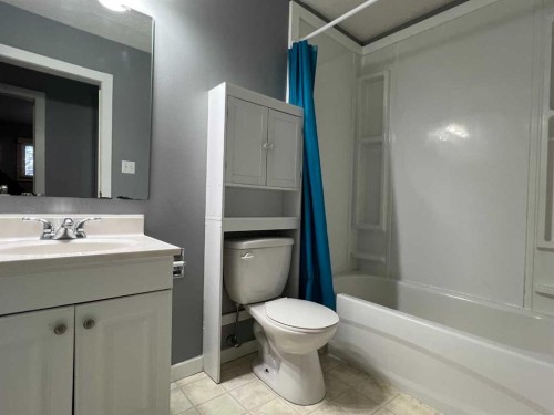 11-506 41 Street, Edson, AB - Indoor Photo Showing Bathroom
