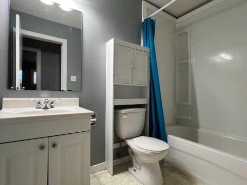 11-506 41 Street, Edson, AB - Indoor Photo Showing Bathroom