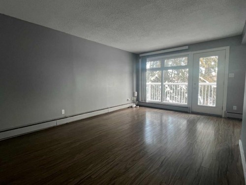 11-506 41 Street, Edson, AB - Indoor Photo Showing Other Room