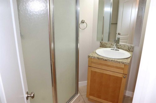 2-1616 41 Street, Edson, AB - Indoor Photo Showing Bathroom