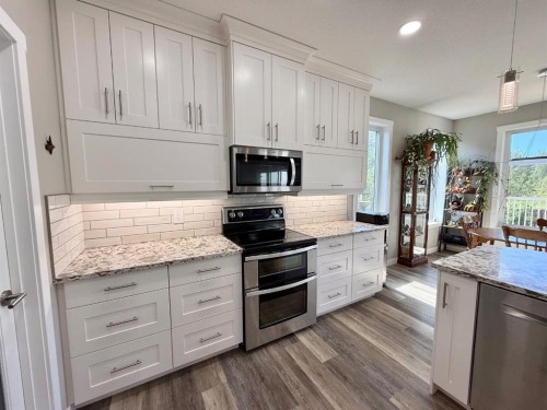 60 Pritchard Drive, Whitecourt, AB - Indoor Photo Showing Kitchen