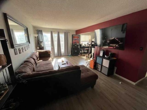 13-11219 103A Avenue Nw, Edmonton, AB - Indoor Photo Showing Living Room