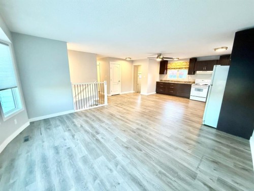 131 Collinge Road, Hinton, AB - Indoor