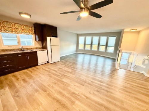 131 Collinge Road, Hinton, AB - Indoor Photo Showing Kitchen With Double Sink