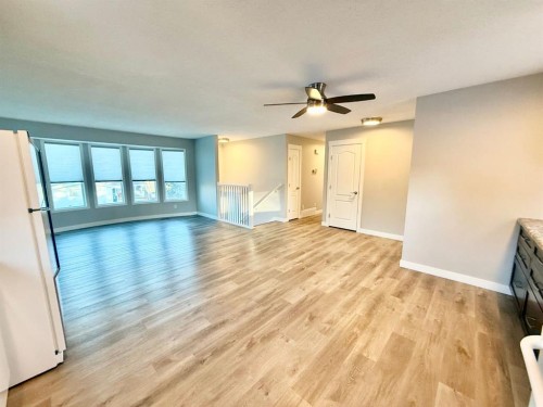 131 Collinge Road, Hinton, AB - Indoor Photo Showing Other Room