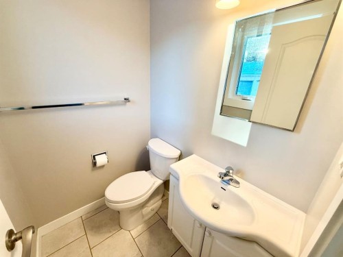 131 Collinge Road, Hinton, AB - Indoor Photo Showing Bathroom