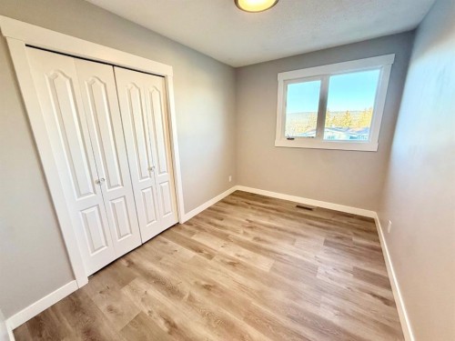 131 Collinge Road, Hinton, AB - Indoor Photo Showing Other Room