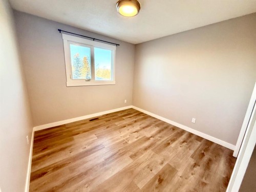 131 Collinge Road, Hinton, AB - Indoor Photo Showing Other Room