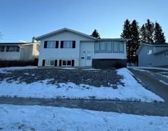 131 COLLINGE Road  Hinton, AB T7V 1M1