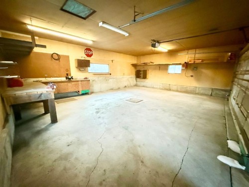 131 Collinge Road, Hinton, AB - Indoor Photo Showing Garage