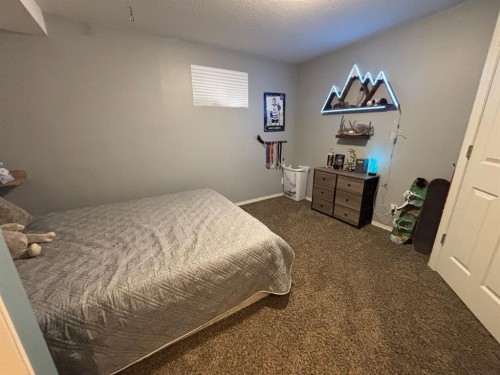 130 Willow Drive, Hinton, AB - Indoor Photo Showing Bedroom