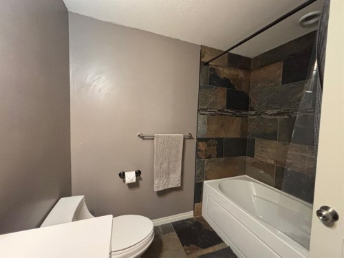 130 Willow Drive, Hinton, AB - Indoor Photo Showing Bathroom