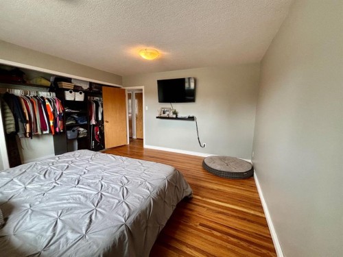 130 Willow Drive, Hinton, AB - Indoor Photo Showing Bedroom