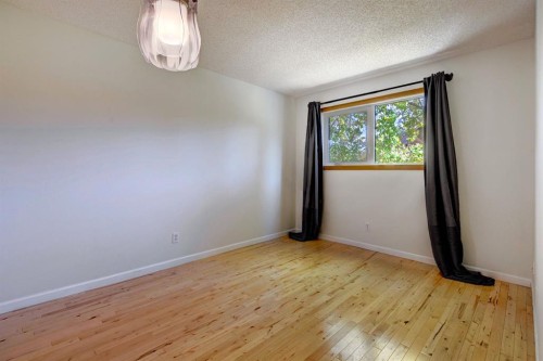 105-200 Three Sisters Drive, Canmore, AB - Indoor Photo Showing Other Room