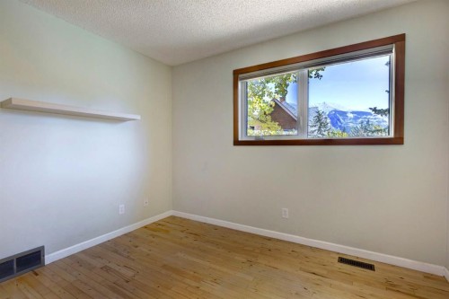 105-200 Three Sisters Drive, Canmore, AB - Indoor Photo Showing Other Room