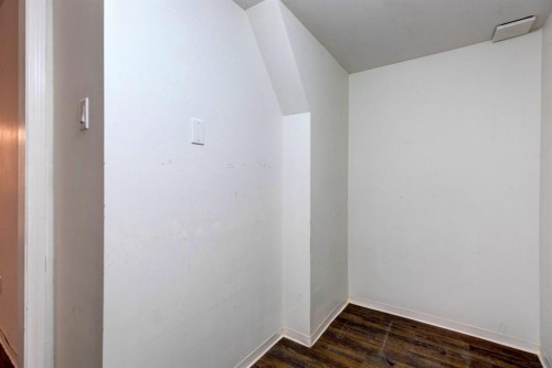 105-200 Three Sisters Drive, Canmore, AB - Indoor Photo Showing Other Room