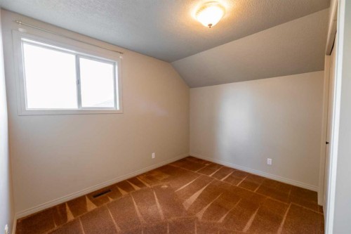 320 Collinge Road, Hinton, AB - Indoor Photo Showing Other Room