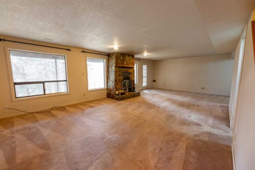 320 Collinge Road, Hinton, AB - Indoor Photo Showing Other Room