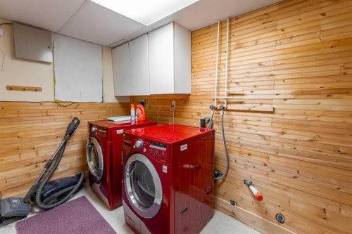 320 Collinge Road, Hinton, AB - Indoor Photo Showing Laundry Room