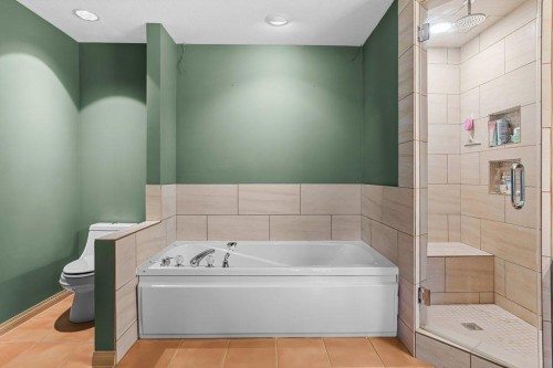 14 Antelope Lane, Banff, AB - Indoor Photo Showing Bathroom