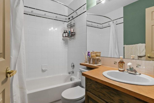 14 Antelope Lane, Banff, AB - Indoor Photo Showing Bathroom