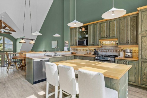 14 Antelope Lane, Banff, AB - Indoor