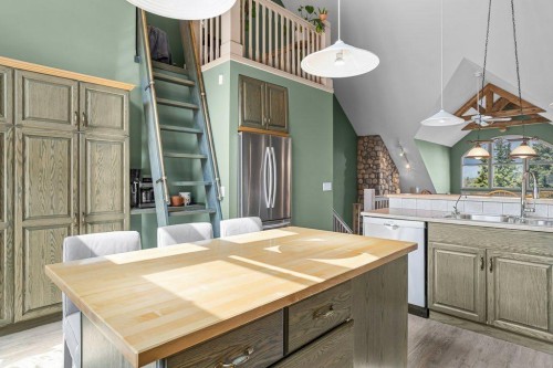 14 Antelope Lane, Banff, AB - Indoor