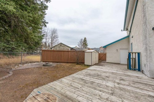 10-465 Makenny Street, Hinton, AB - Outdoor