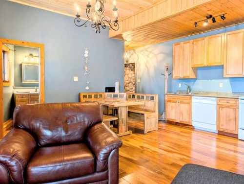 9 Upper Crescent, Marten Beach, AB - Indoor